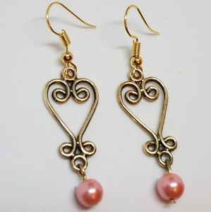 Pink heart dangle earrings - NWOT